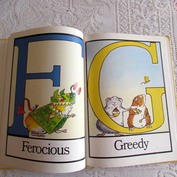 THE GUINEA PIG ABC BOOK by KATE DUKE, HC HB KIDS' BIG LEARNING & SILLY FUN, EUC - Picture 5 of 9
